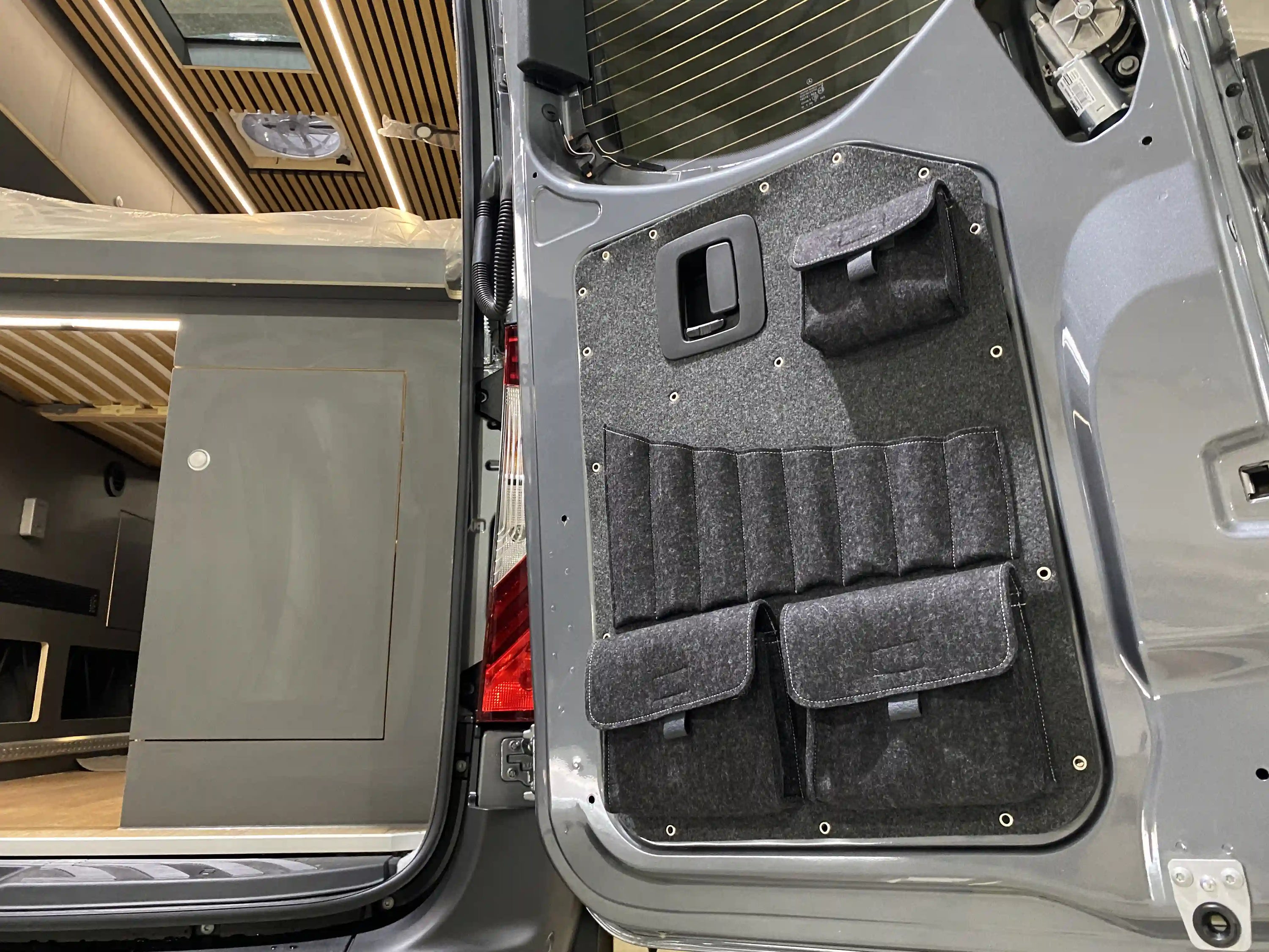 Taschen Auto Hecktaschen beide Seiten Mercedes Sprinter W907