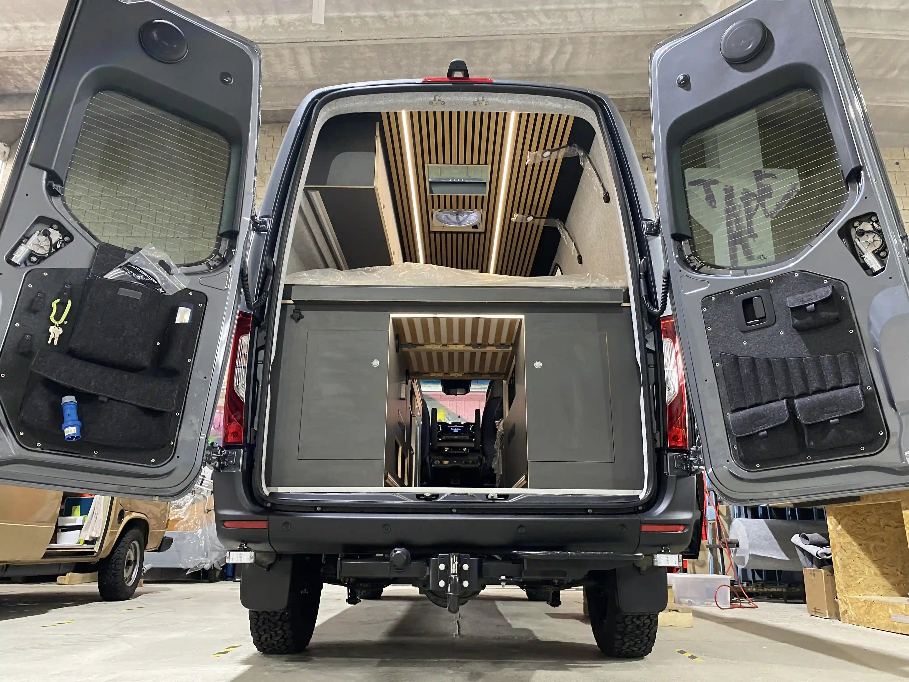 Taschen Auto Hecktaschen beide Seiten Mercedes Sprinter W907