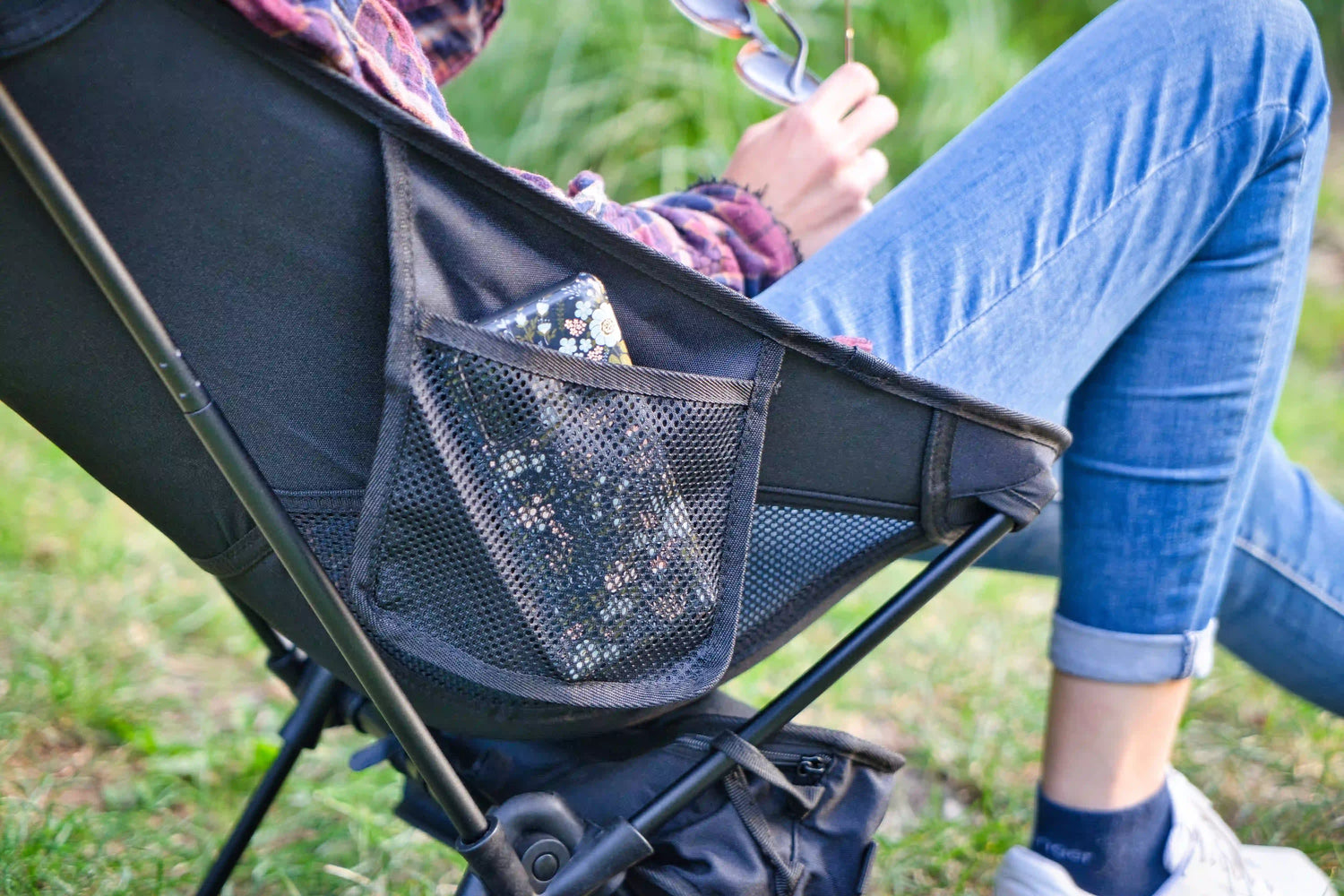 Compact camping chair "Smart Pioneer" - small pack size with plenty of storage space
